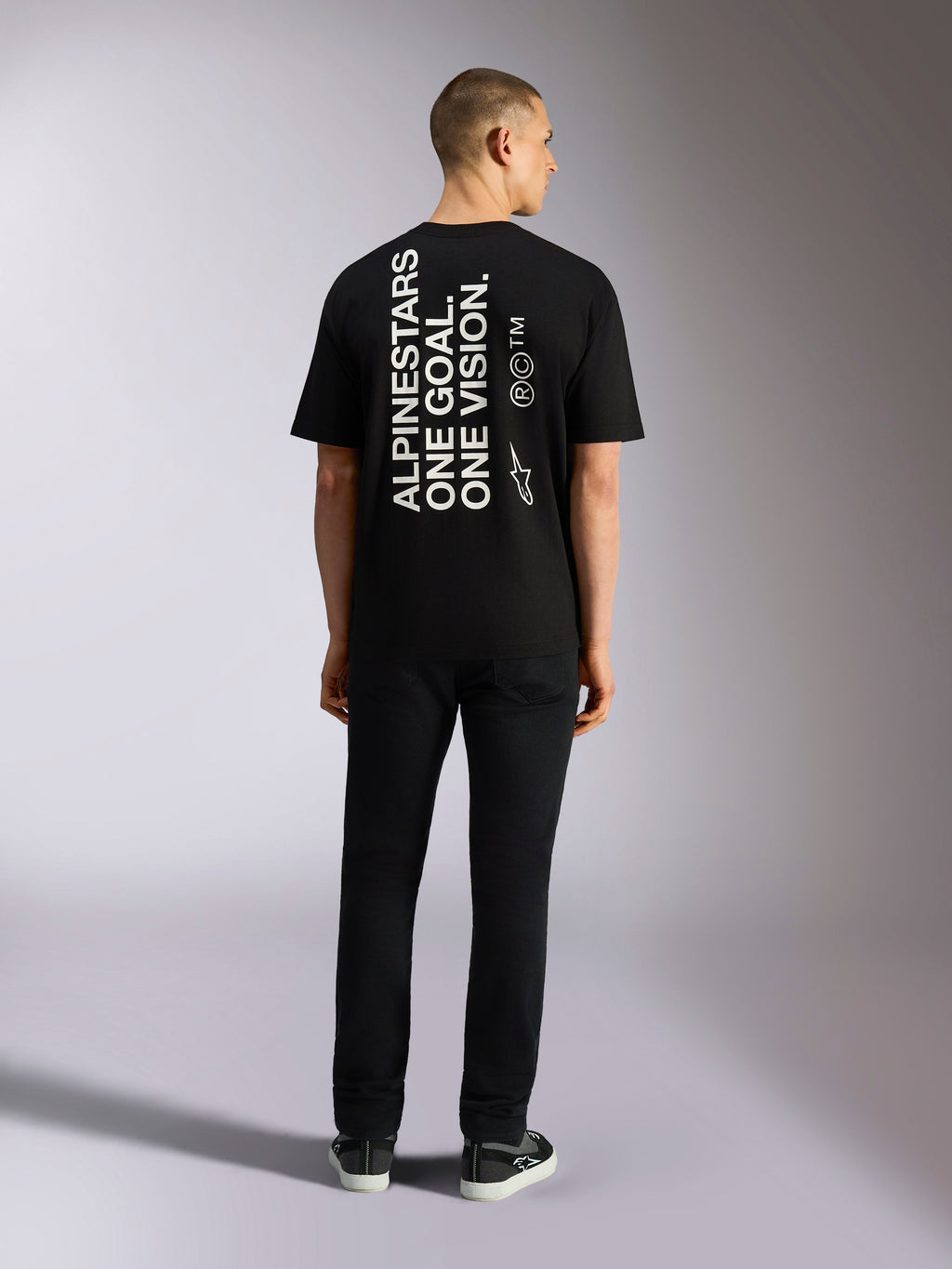 Alpinestars One Oversized CSF Tee, kortärmad t-shirt, svart, vertikalt ryggtryck 'ALPINESTARS ONE GOAL. ONE VISION.' med Astars-logotyp, casual lifestyle streetwear
