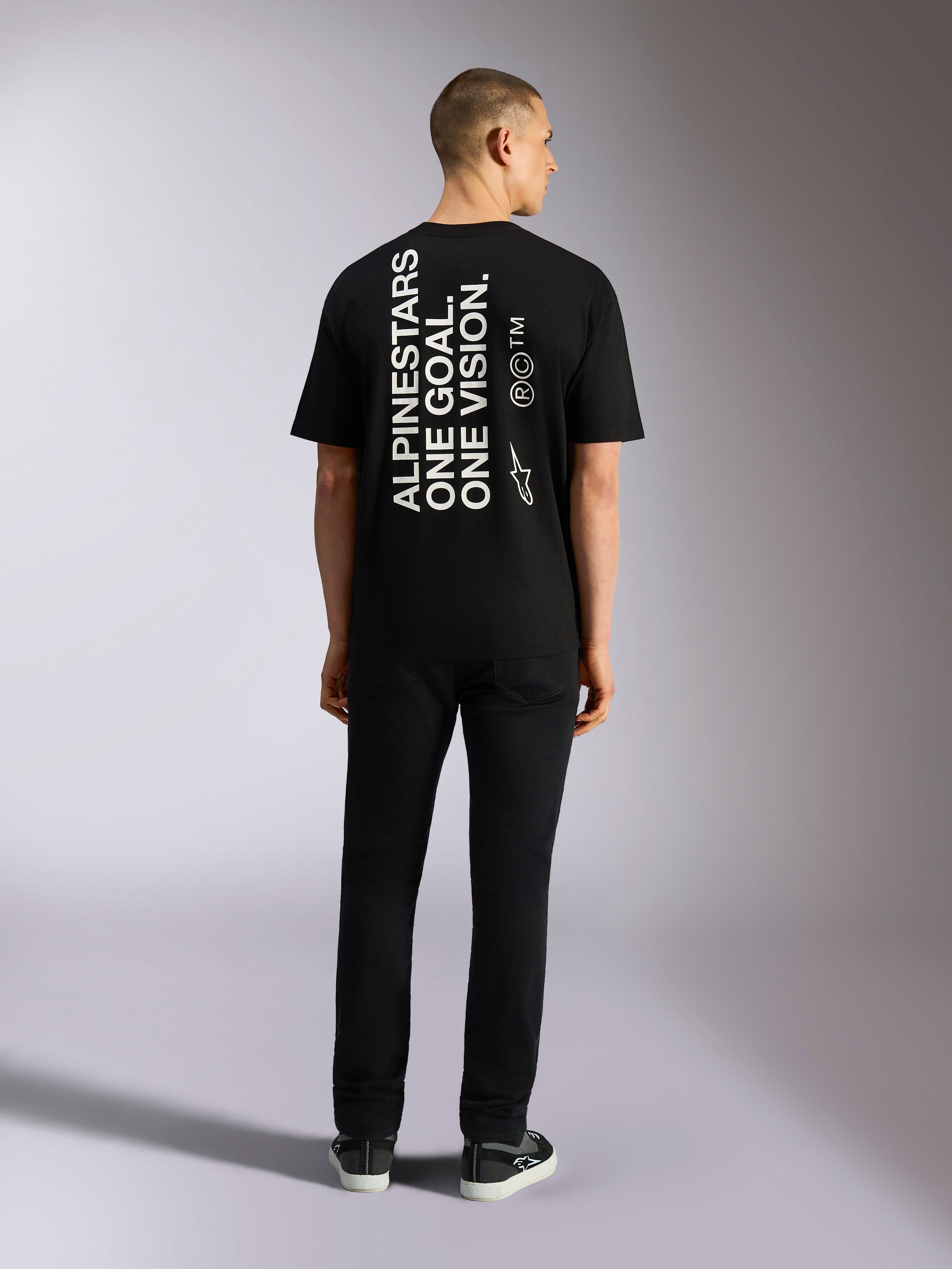 Alpinestars One Oversized CSF Tee, kortärmad t-shirt, svart, vertikalt ryggtryck 'ALPINESTARS ONE GOAL. ONE VISION.' med Astars-logotyp, casual lifestyle streetwear