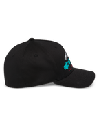 Alpinestars Instinct keps, strukturerad baseballkeps, svart, sidoprofil med böjd skärm och Astars-logotyp med färggradient, avslappnad motorsport-streetwear