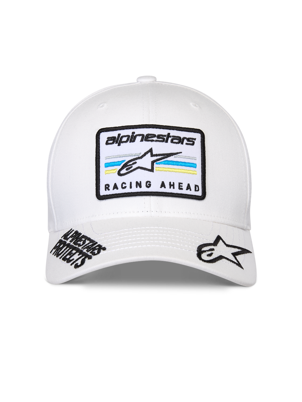 Alpinestars Surpass keps, vit baseballkeps, böjd skärm med strukturerad krona, broderat märke fram med 'alpinestars'-logotyp och texten 'RACING AHEAD' över blåa och gula ränder, svarta broderade logotyper på skärmen, avslappnad motorsport-huvudbonad