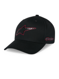Alpinestars Carbon Fiber Snapback-keps, svart, böjd skärm med strukturerad krona, Astars-logotyp framtill med röd kontur och kolfiberutseende, Alpinestars ordlogga på sidan i rött, avslappnad motorsport-huvudbonad