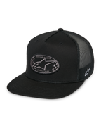 Alpinestars Contender Trucker-keps, svart snapback-keps, platt skärm, oval patch fram med rutig Astars-logotyp och Racing Ahead-text, svart meshbaksida, broderad logotyp på sidan, vardaglig motorsport-streetwear