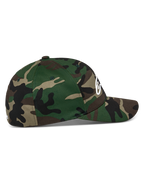 Alpinestars Ageless Multi keps, Green Camo, sidoprofil, böjd skärm med strukturerad krona, stretch-twill material, vit 3D-tryckt Astars-logotyp framtill och platt broderi baktill, casual sportkläder