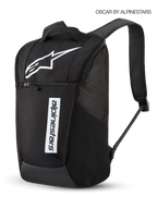 Alpinestars Defcon V3 ryggsäck, 13,6 l sportswear-ryggsäck för vardagsbruk i svart och vitt, med tryckt Astars-logotyp och varumärke, främre dragkedjeficka och vadderade axelremmar.
