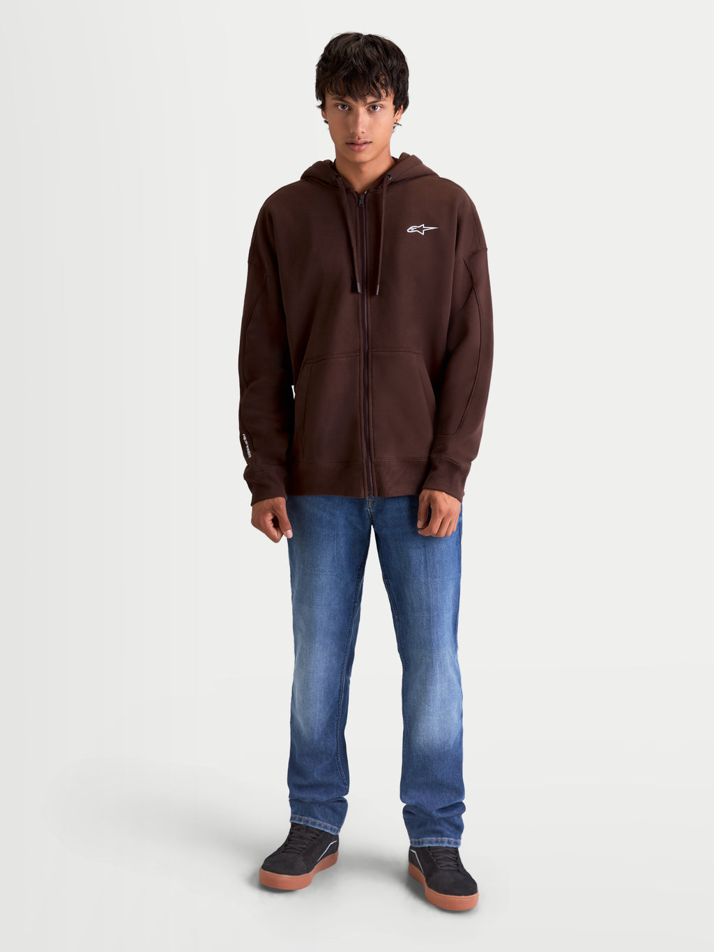 Alpinestars Entity Oversized huvtröja, brun zip-fleece för herr med avslappnad passform, Vislon-dragkedja framtill, känguruficka och vit broderad Astars-logotyp, tillverkad av bomull och återvunnen polyester.
