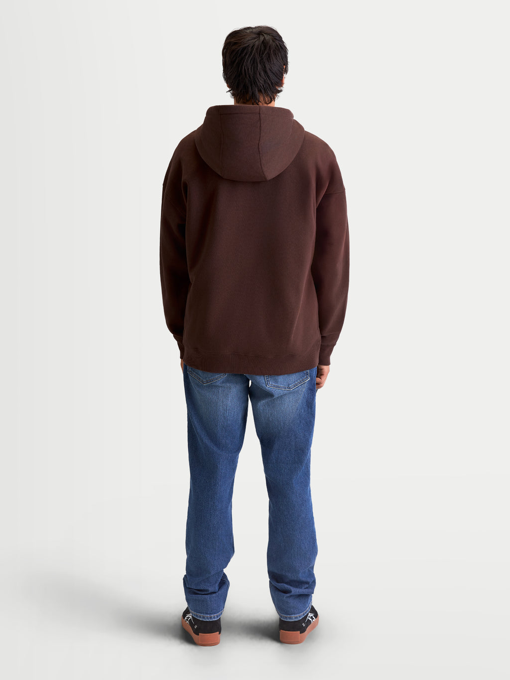 Alpinestars Entity Oversized huvtröja, brun huvtröja med dragkedja sedd bakifrån på modell, avslappnad oversized passform, premium bomullsblandning, avslappnade livsstilskläder.