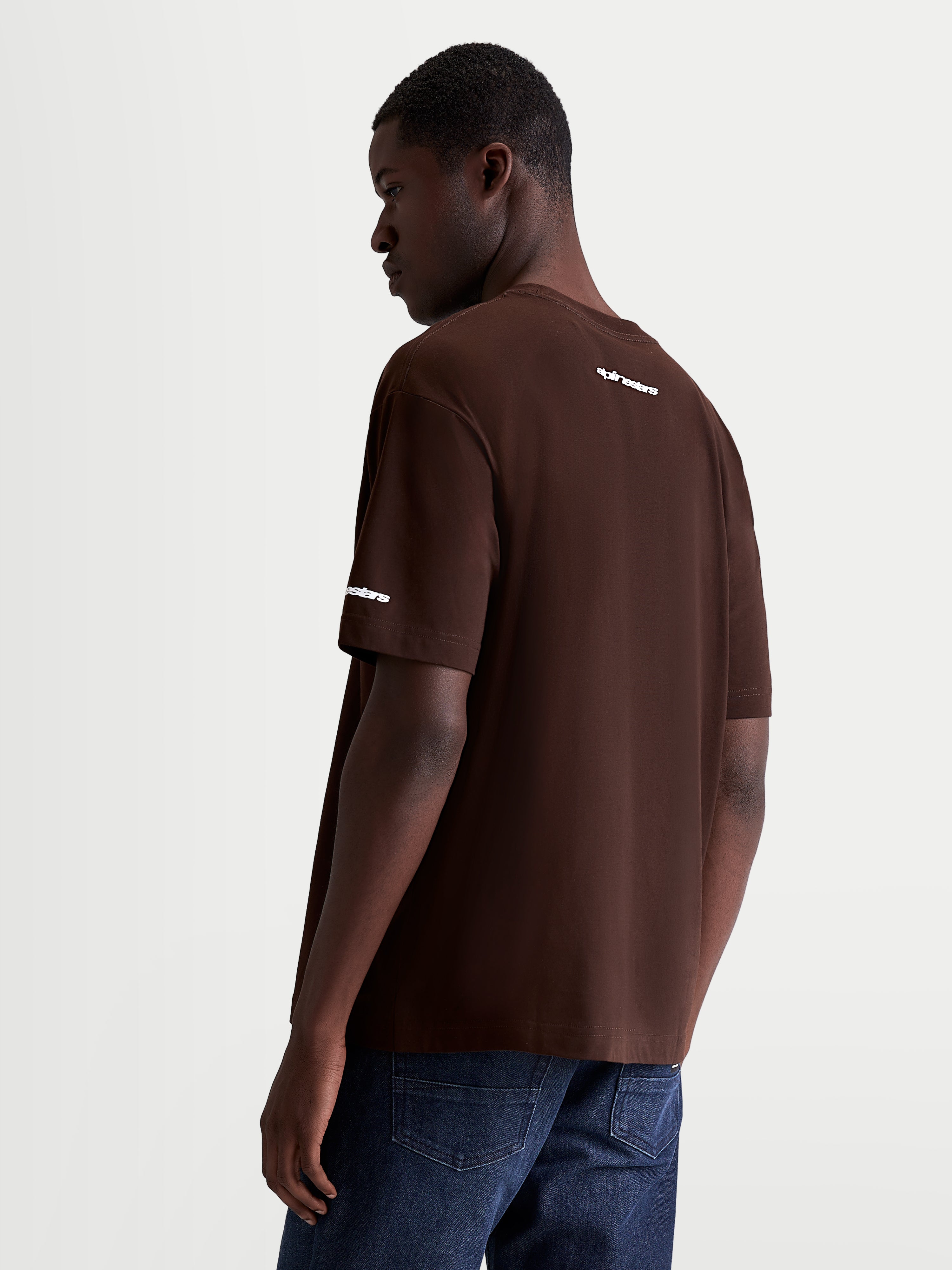 Alpinestars Mandate Oversized CSF t-shirt, kortärmad sportswear-t-shirt för herrar, brun och vit, avslappnad oversized passform med pufftryckt logotyp på axeln och ärmen, slitstark bomull-polyesterblandning