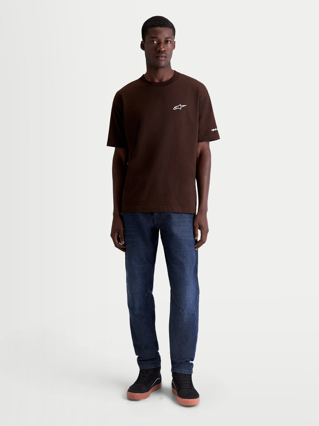 Alpinestars Mandate Oversized CSF t-shirt, kortärmad sportswear-t-shirt för herr, brun med vit pufftryckt Astars-logotyp, avslappnad oversized passform, bekväm bomullsblandning, livsstilskläder.