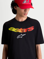 Alpinestars Elliptogrit CSF T-shirt, svart kortärmad t-shirt för herrar med gul och röd gradient Astars-logotyp på bröstet, mjukt tryck, bekväm sportswear för vardagsbruk.
