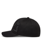 Alpinestars Maze hatt, svart keps med böjd skärm och strukturerad krona, sidovy i twill med texturerad Astars-logotyp, motorsportinspirerad huvudbonad.