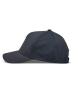 Alpinestars Algo Perf Adjustable keps, mörkgrå sportkeps med sidoperforeringar och böjd skärm i tekniskt material.