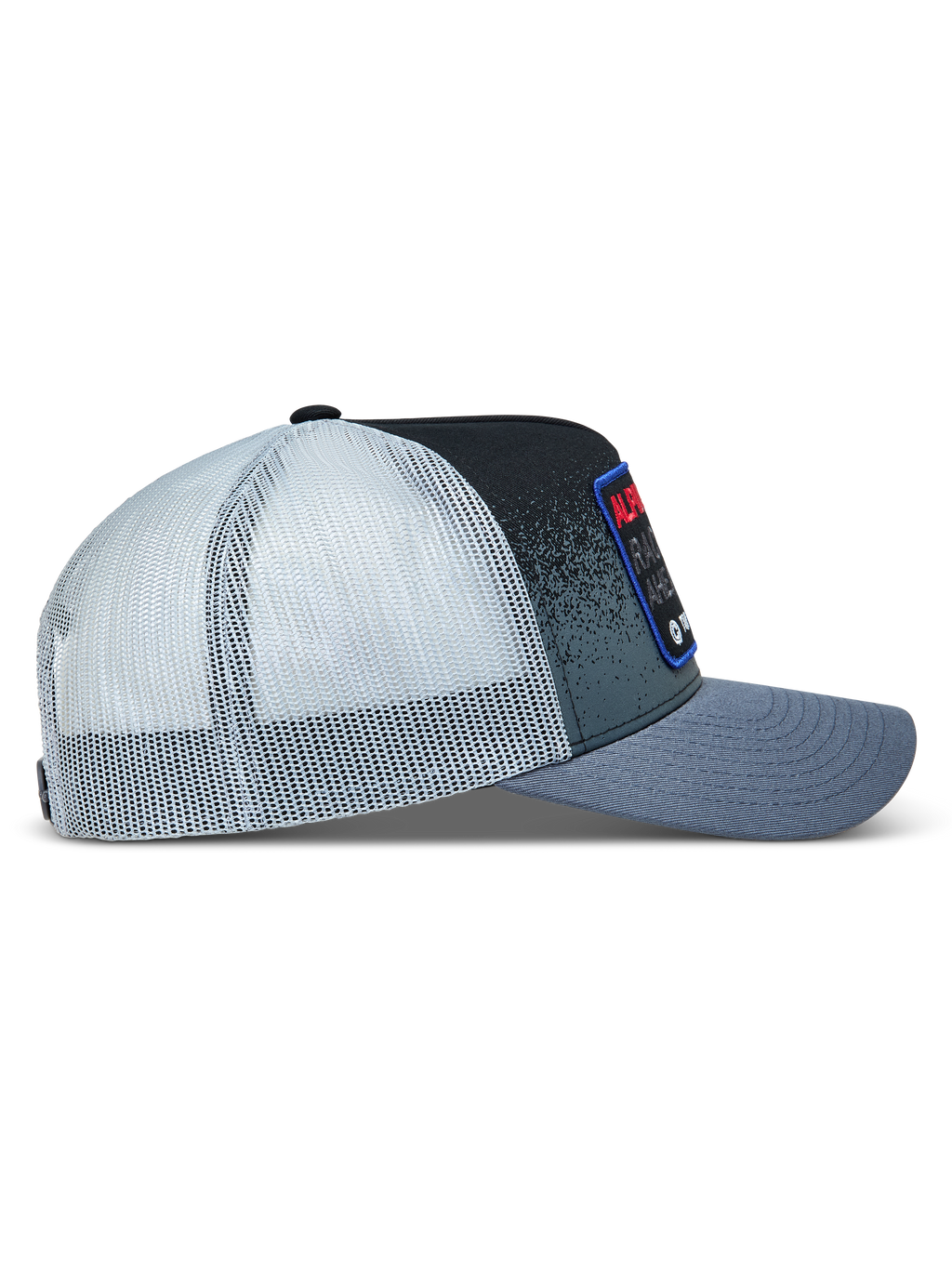 Alpinestars Gravel Trucker keps, mörkgrå och svart livsstilskeps med vit meshbaksida och böjd skärm i sidoprofil.