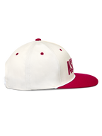 Alpinestars Stadium Snapback hatt, off-white och röd keps med platt skärm, strukturerad krona i twilltyg.