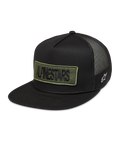 Alpinestars Ten Trucker keps, svart med olivgrönt broderat logomärke, vit sidologotyp och meshbaksida.
