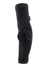 Alpinestars Paragon Pro armbågsskydd, svart, lätt slip-on-skydd för cykling med ventilerande nätkonstruktion, ergonomisk förformad design och svart Alpinestars-logotyp