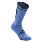 Alpinestars Merino Socks 24, cykelstrumpor, blå och svarta, teknisk merinoullskonstruktion med svart Alpinestars-logotyp på vristen, vadlånga med mörkribbad mudd och märkesdetaljer.