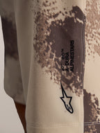 A-Dura Ride Shorts i sand camo med Astar-logotyp på slitstarkt tekniskt vävt tyg med 4-vägsstretch.
