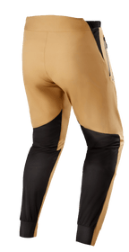 Alpinestars Tahoe 8.1 Waterproof Pants, vattentäta MTB-byxor, khaki och svarta, baksida med svarta förstärkta paneler på vaderna, justerbar midja och vattentäta dragkedjor för terrängcykling i vått väder