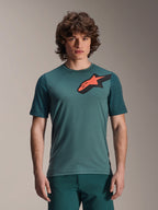 Alpinestars A-Dura Lipan kortärmad tröja, MTB-tröja, Silver Pine-grön, stor svart och orange Astars-logotyp på bröstet, normal passform, lätt funktionsmaterial för mountainbikecykling