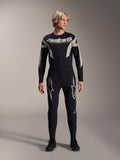 Alpinestars A-Supra Melt-byxor och matchande långärmad tröja, modell som bär ett svart MTB-kit med stora vita stjärngrafiker på låren och 'astars'-logotyp på bröstet, professionella mountainbike-tävlingskläder.