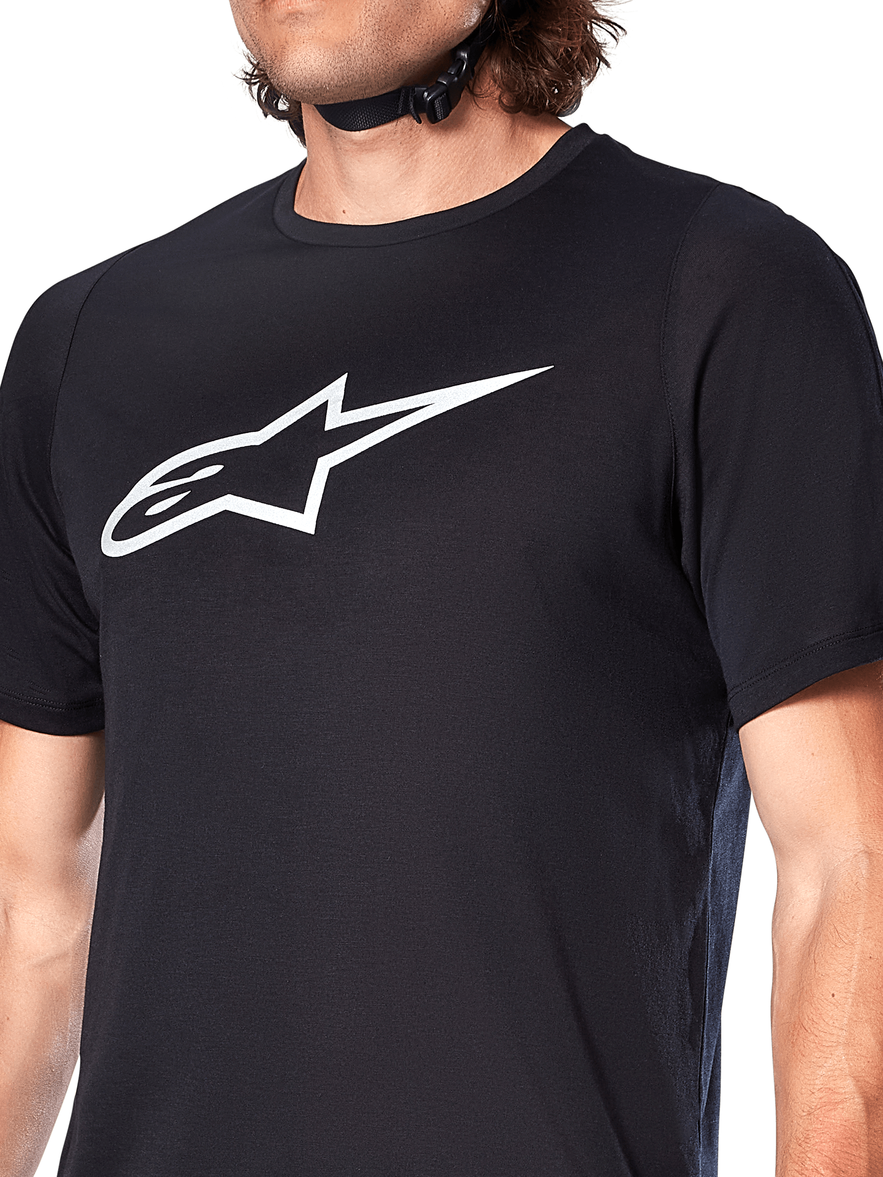 Alpinestars A-Dura Dri Oscar-tröja, kortärmad MTB-tröja, svart reflekterande, med en stor vit Alpinestars-logotyp på bröstet, tekniskt fuktavledande material för mountainbike