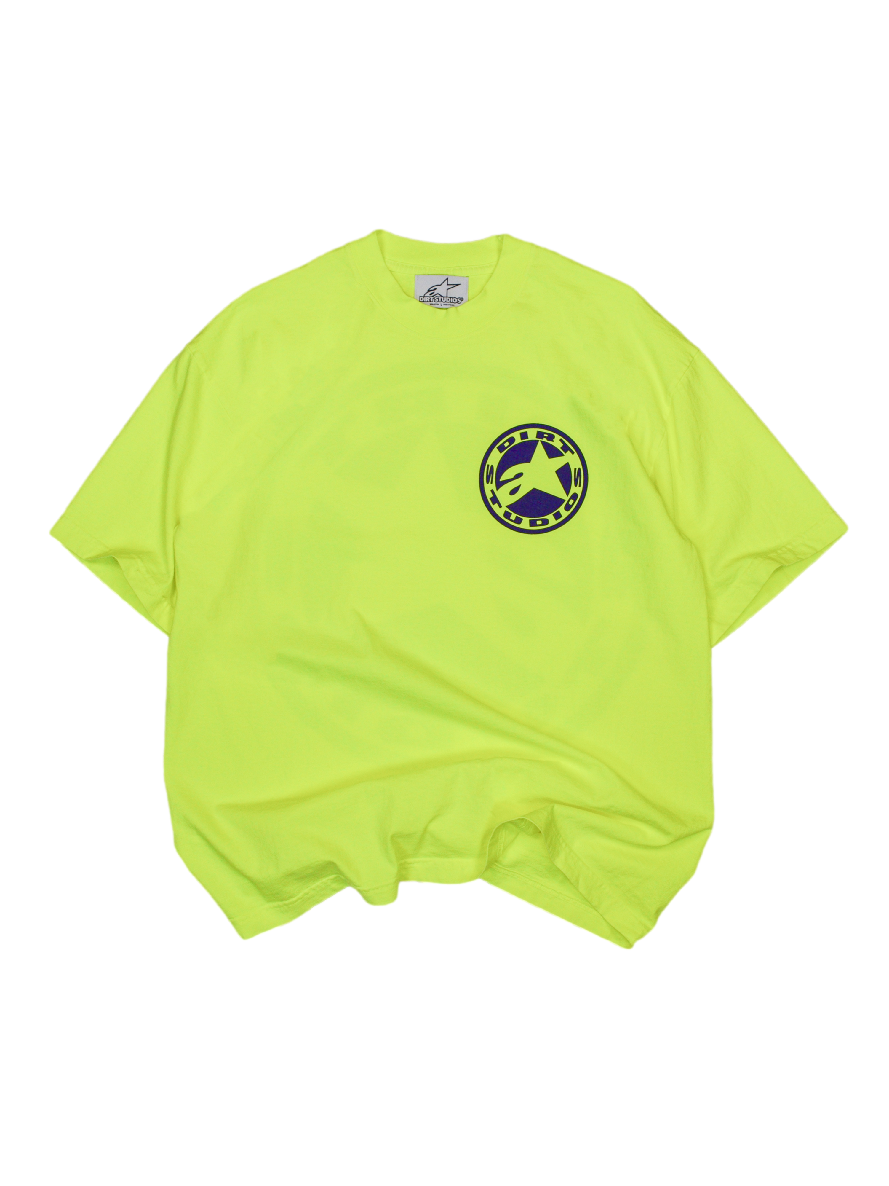 Alpinestars Limited Edition Dirt Studios Tech Series T-shirt, herrmodell, fluogul, plaggfärgad bomull med cirkulär bröstlogotyp, avslappnad motorsport-streetwear.