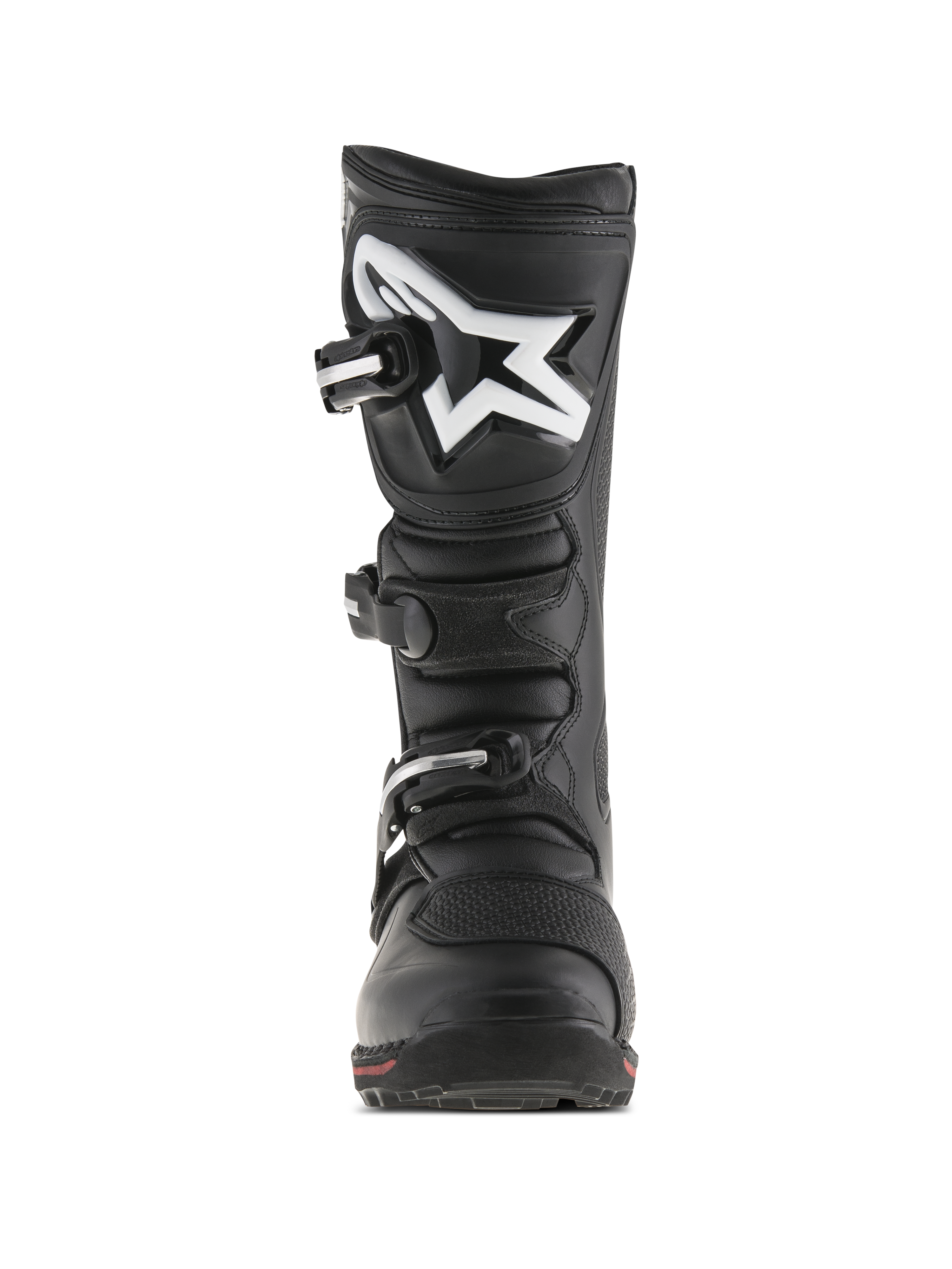 Alpinestars Tech-T stövlar, trialsstövlar, svarta och röda, vy framifrån med ergonomisk skenbensplatta med vit Astar-logotyp, stängningssystem med tre spännen och hållbar läderkonstruktion med en röd detalj på sulan.