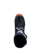 Alpinestars Tech-T stövlar, svarta och vita trialstövlar med gummisula, vy uppifrån som visar stövelns öppning och spännen.