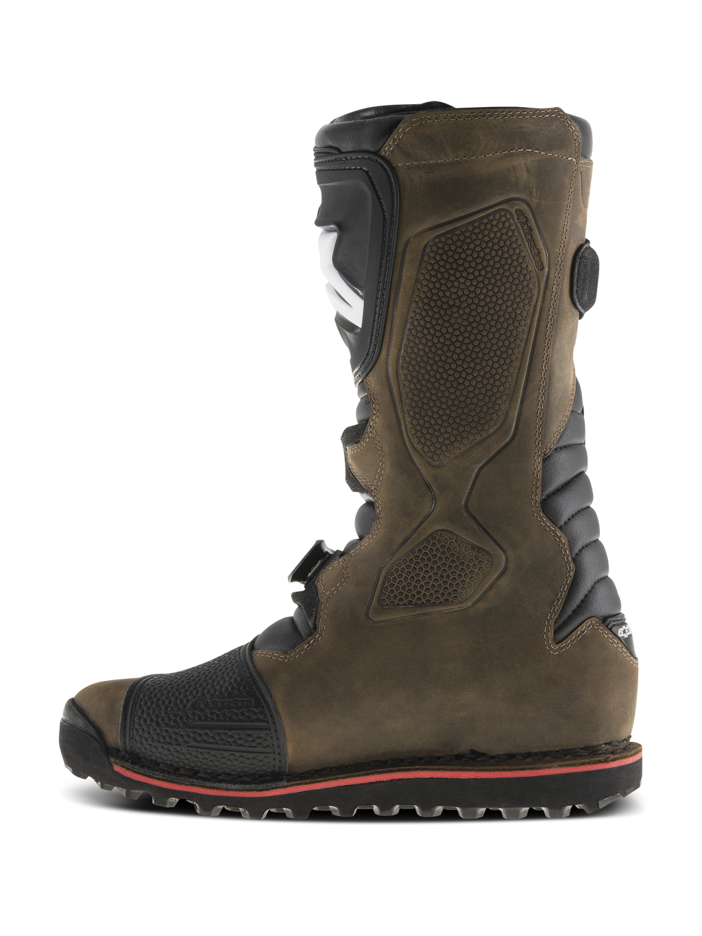 Alpinestars Tech-T-stövlar, trialstövlar för motorcykel, Brown Oiled, profilvy från sidan med svart ergonomisk skenbensplatta, ovandel i texturerat läder, förstärkt tå och slitstark sula med röd accentlinje.
