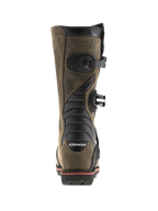 Alpinestars Tech-T stövlar, Brown Oiled, vy bakifrån med svarta dragspelsformade flexzoner, sidospännen och Alpinestars-logotyp på hälen, professionella trialstövlar med en robust läderfinish