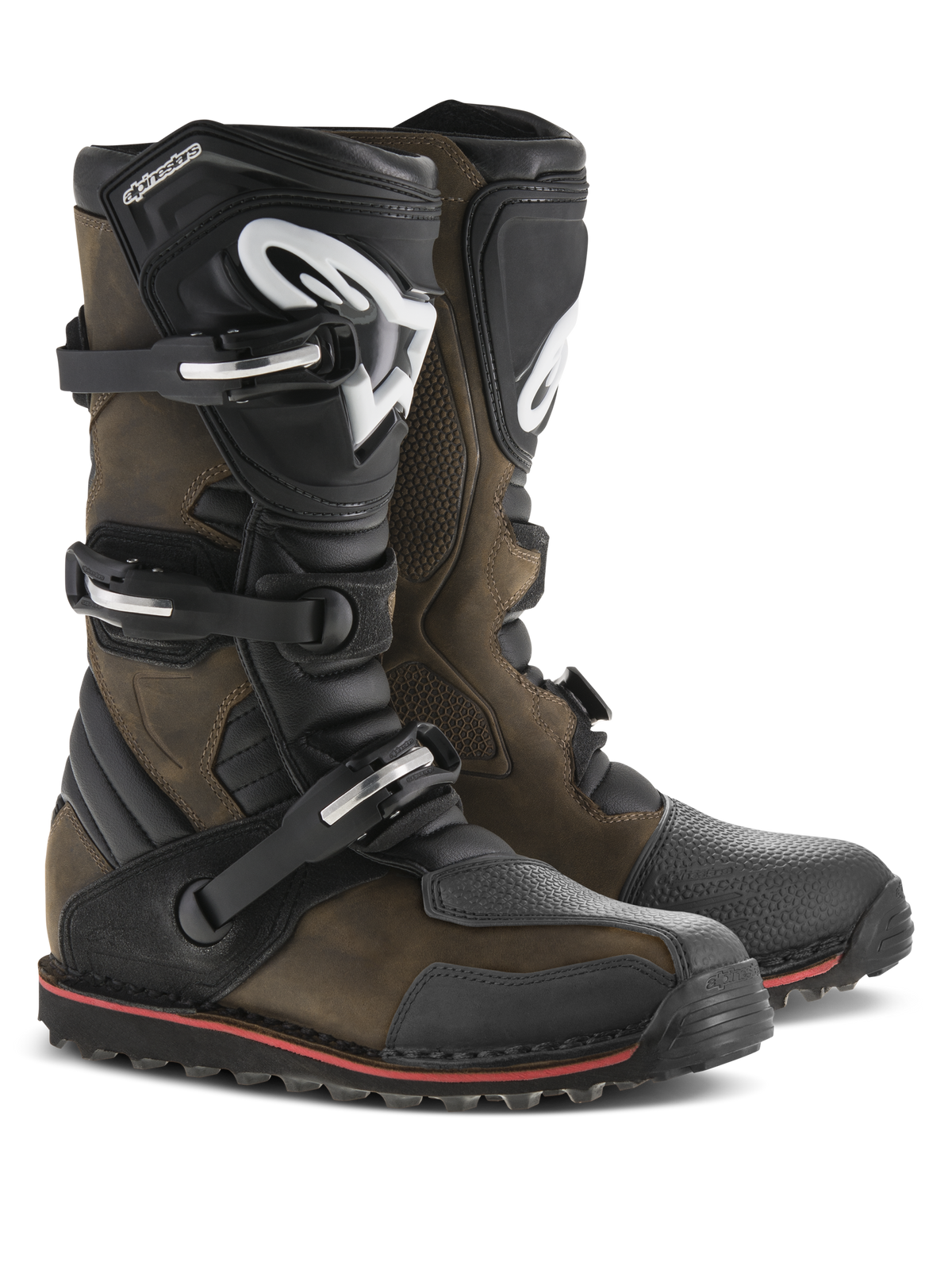 Alpinestars Tech-T Boots, trialstövlar för motorcykel, brunt oljat läder med svarta detaljer, ergonomiska skenbensplattor med vit Alpinestars-logotyp, stängningssystem med tre spännen och svart sula med röd rand, robusta terrängstövlar