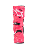 Alpinestars Tech 10-stövlar, motocross-stövlar, Diva Pink och vit, framifrån, med vit stjärnlogotyp på skenbensplattan, hållbart TPU-skal med svarta och vita spännen, professionella racingstövlar för terrängkörning