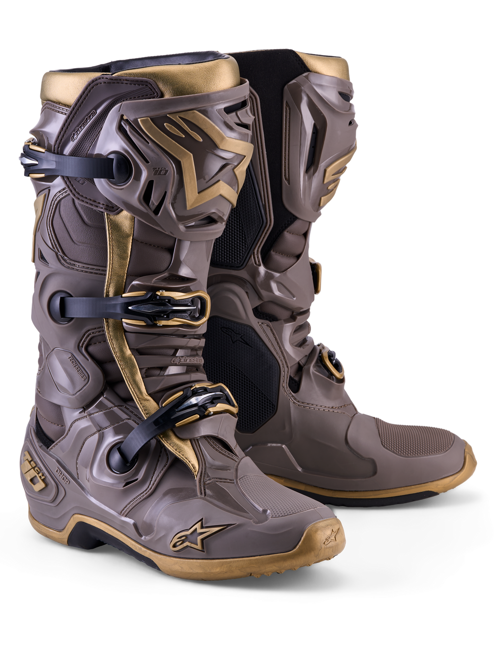 Alpinestars Tech 10 Air Gold motocross-stövlar i Earth Brown och guld med TPU-skal och trippelt spännsystem.