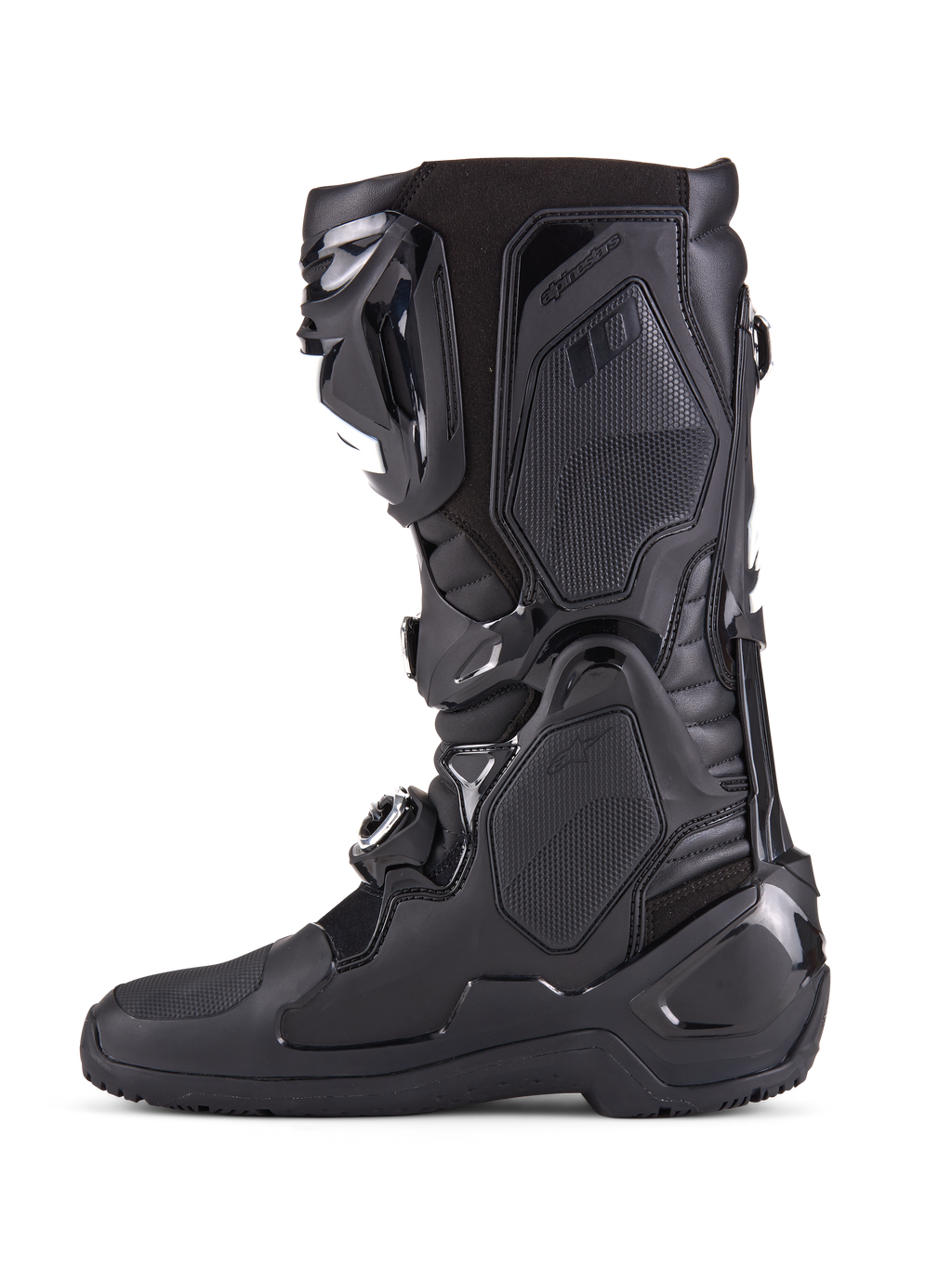 Alpinestars Tech 10 Enduro-stövlar, helsvarta, sidoprofil av en högpresterande motocross-stövel med hållbara TPU-skyddspaneler, tredubbelt spännsystem och avancerad flexkontroll för terrängkörning