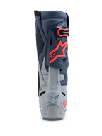 Alpinestars Tech-10 Enduro stövlar, terrängkörning, grå och röd fluo, med bakre hälskydd och TPU-konstruktion.