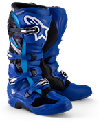 Alpinestars Yamaha Tech 7-stövlar, motocross-stövlar, blå, svarta och vita, med ett stängningssystem med flera spännen, TPU-skenbensplatta med vit Astar-logotyp och Yamaha-märkning på den övre damasken, designade för terrängprestanda