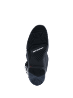 Alpinestars 2026 Tech 7 Enduro-stövlar, Black Anthracite White, vy underifrån som visar den specialiserade Enduro-specifika sulan med dubbel gummiblandning, intrikat mönstring för grepp i terräng, vit Alpinestars-logotyp och slitageindikator
