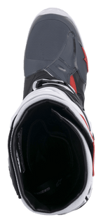 Alpinestars Tech 10 Supervented-stövlar, motocross-stövlar, svart vit mellangrå röd, vy ovanifrån som visar det inre nätfodret och den vadderade kragen, teknisk design för optimalt luftflöde