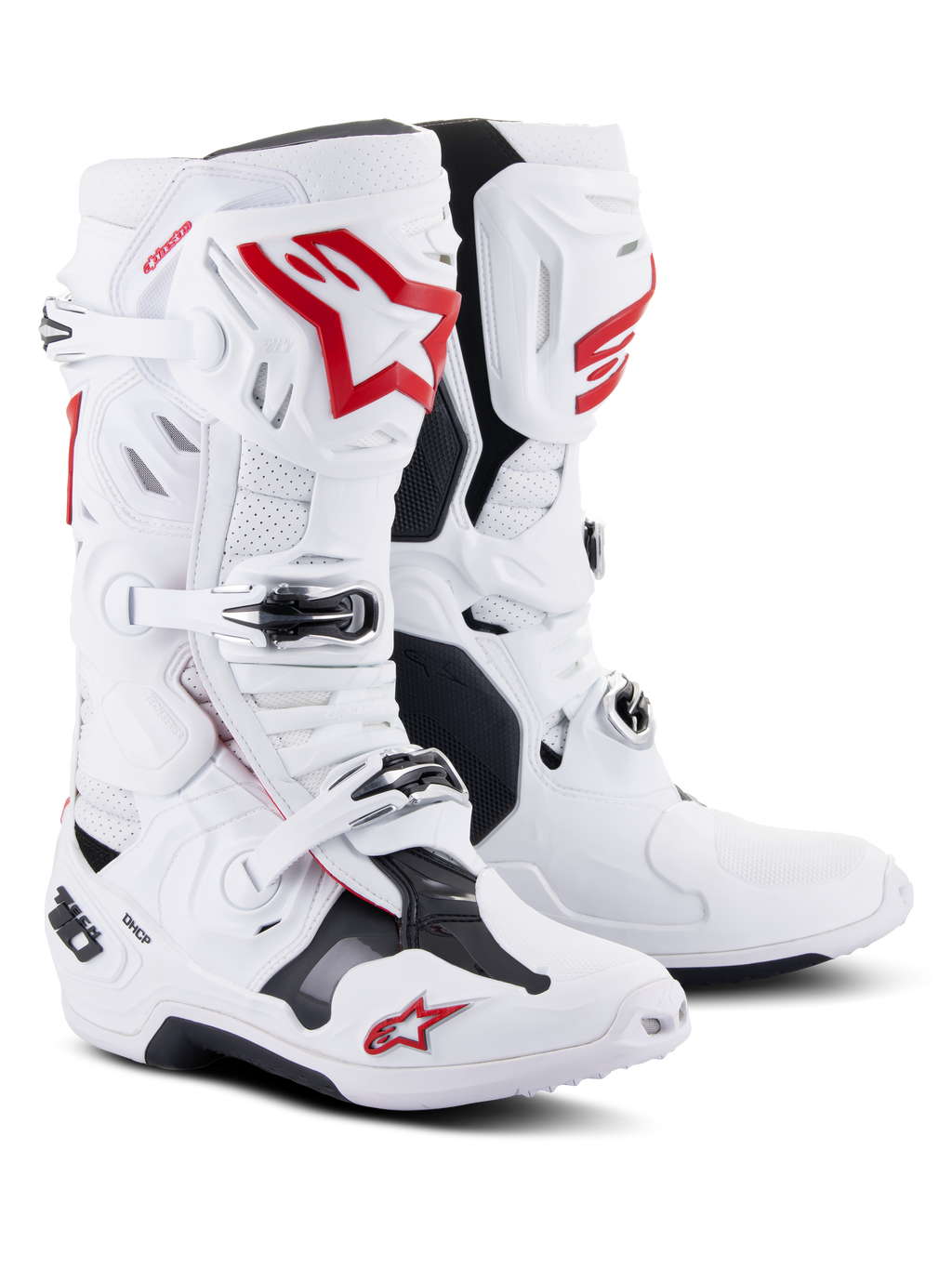 Alpinestars Tech 10 Supervented-stövlar, motocross-stövlar, vita och klarröda, med perforerad mikrofiber för luftflöde, framträdande röda Astars-logotyper, svarta spännen och förstärkt TPU-chassi för offroad-prestanda.