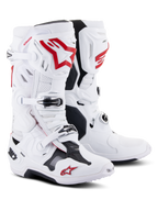 Alpinestars Tech 10 Supervented-stövlar, motocross-stövlar, vita och klarröda, med perforerad mikrofiber för luftflöde, framträdande röda Astars-logotyper, svarta spännen och förstärkt TPU-chassi för offroad-prestanda.