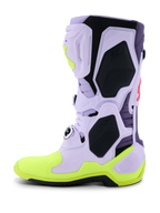 Alpinestars Tech 10 Supervented-stövlar, motocross-stövlar, lila, neongul och Diva Pink, sidoprofil med ovandel i perforerad lavendelfärgad mikrofiber, svarta TPU-skyddspaneler och neongul sula, högpresterande ventilerade skor för terrängkörning