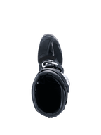 Alpinestars 2026 Tech 7 Enduro Drystar®-stövlar, motocross-stövlar, svarta, vy uppifrån in i den inre öppningen, visar den förstärkta tåsektionen och spännet, slitstark skyddsutrustning för terrängkörning