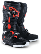 Alpinestars 2026 Tech 7 Enduro Drystar® stövlar, enduro- och motocross-stövlar, svarta med fluorescerande röda accenter och stjärnlogotyp, flera spännen och hållbara vita sulor för terrängkörning