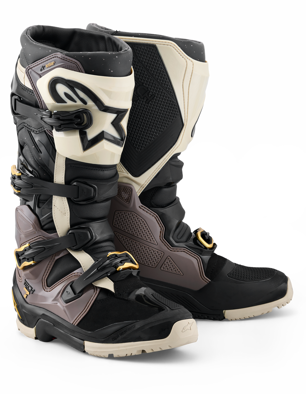 Alpinestars 2026 Tech 7 Enduro Drystar®-stövlar, motocross- och endurostövlar, svarta, mörkgrå och guld, med ett robust TPU-skal, snabbspännen i aluminium med gulddetaljer och en stor vit smalbensplatta med svart logotyp, designade för hållbarhet vid terrängkörning