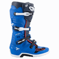 Alpinestars Tech 7 stövlar, motocross-stövlar, Alpine Blue, Night Navy och Bright Red, hög design med fyrspännessystem, vita och svarta spännen, vit sula med svart mittsektion, röda accentdetaljer och Alpinestars-logotyper, professionellt skydd för terrängkörning