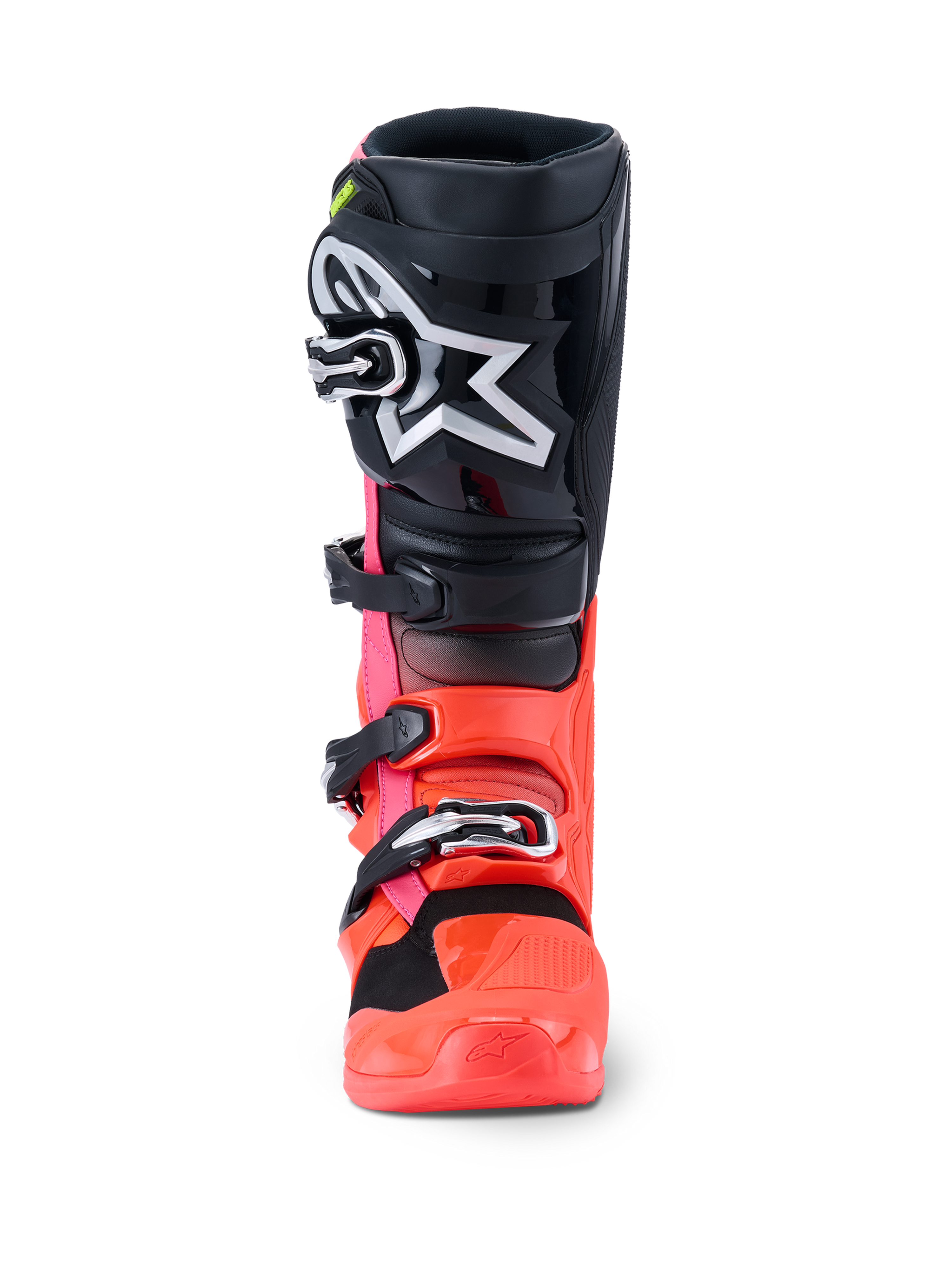 Alpinestars Tech 7-stövlar, motocrossstövlar, svart, röd fluo och rosa fluo, framifrån med svart skenbensplatta och stor vit Astars-logotyp, fluorescerande röd och rosa nedre del samt stängningssystem med silverfärgade spännen