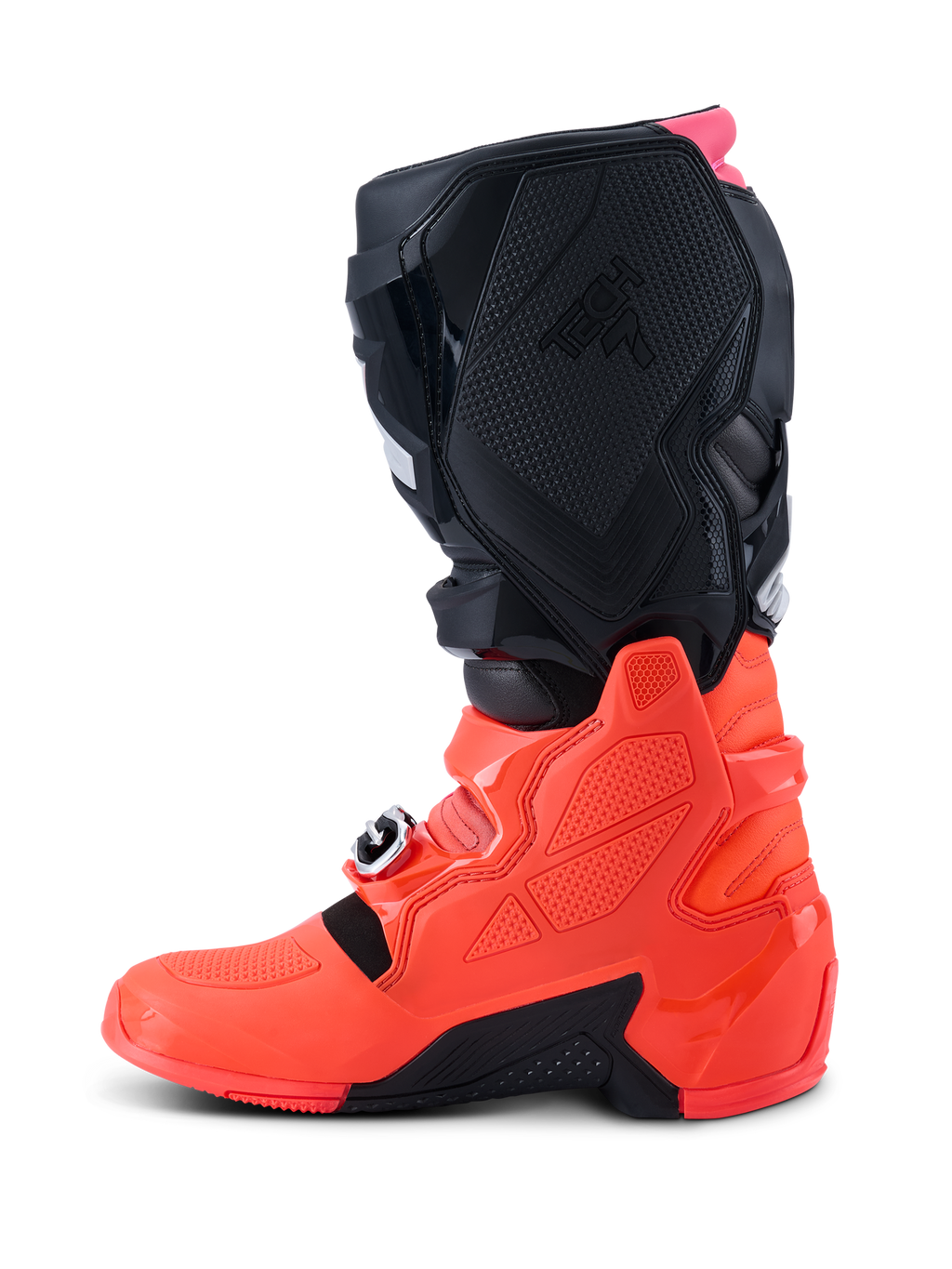 Alpinestars Tech 7-stövlar, motocross-stövlar, Black Red Fluo och Pink Fluo, sidoprofil som framhäver det nedre TPU-skalet, spännsystemet och texturerade skyddspaneler för offroad-prestanda