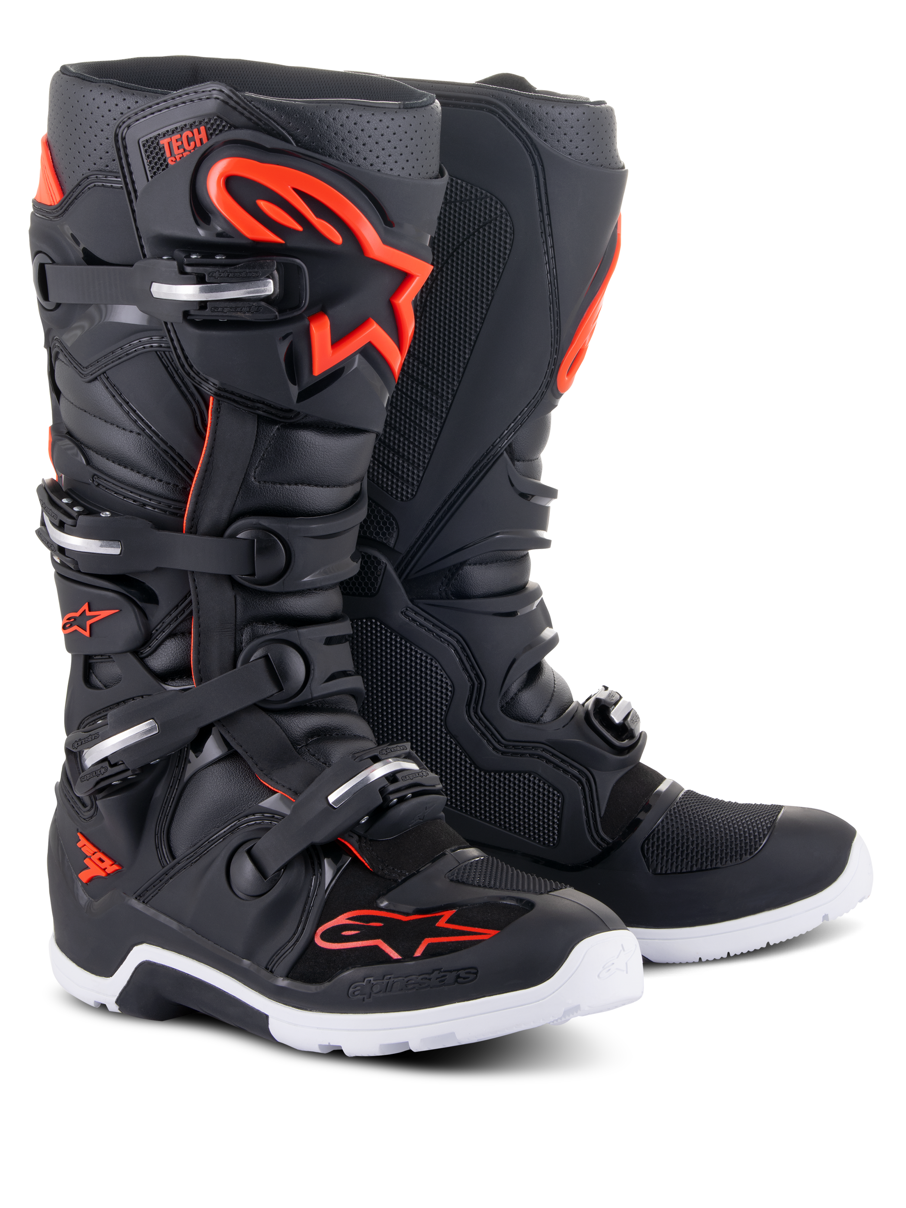 Alpinestars Tech 7 Enduro-stövlar, motocross-stövlar, svarta och röd fluo, med vit sula, spännsystem med fyra spännen och förstärkta skyddspaneler med tydlig röd Alpinestars-logotyp