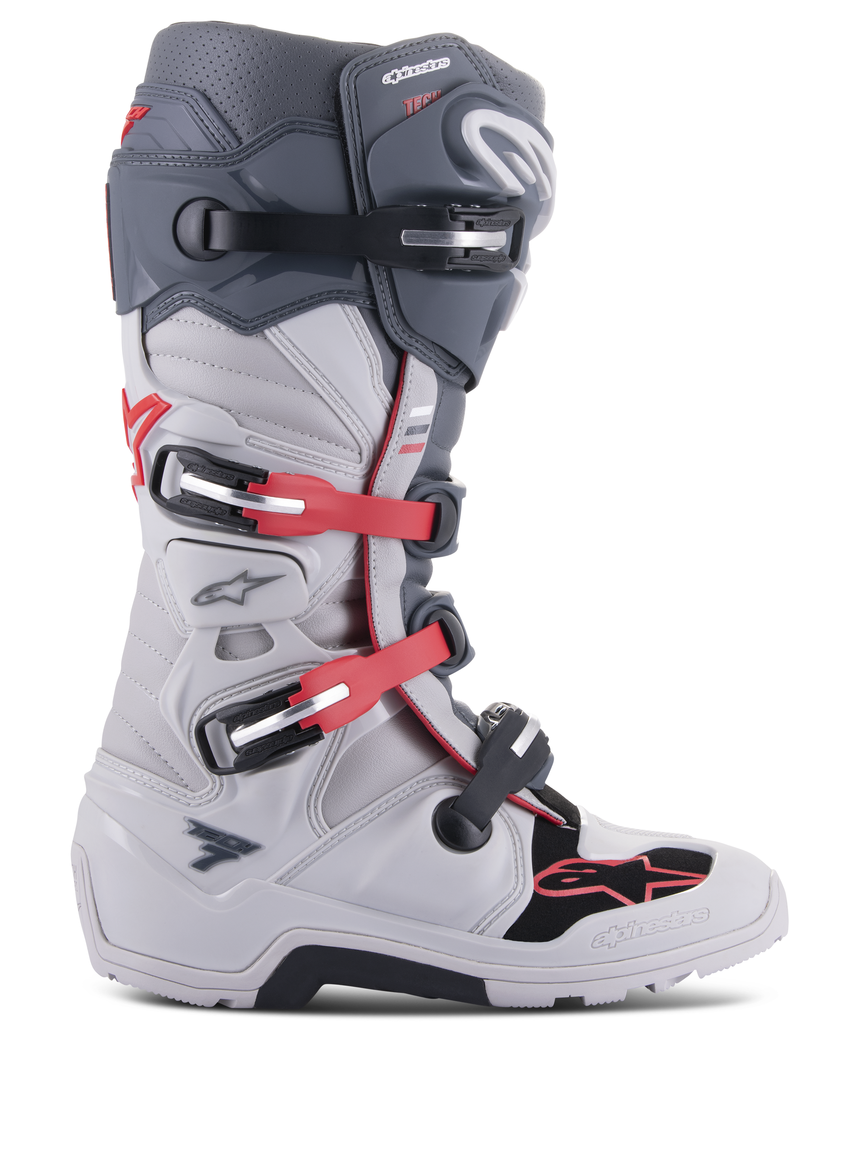 Alpinestars Tech 7 Enduro stövlar, terrängkörningsstövlar, ljusgrå och mörkgrå med klarröda detaljer, sidovy med ett stängningssystem med flera spännen, biomekanisk pivot för stabilitet och förstärkta TPU-skyddspaneler, robust enduro-specifik sula, högpresterande utrustning för motocross och terrängkörning.