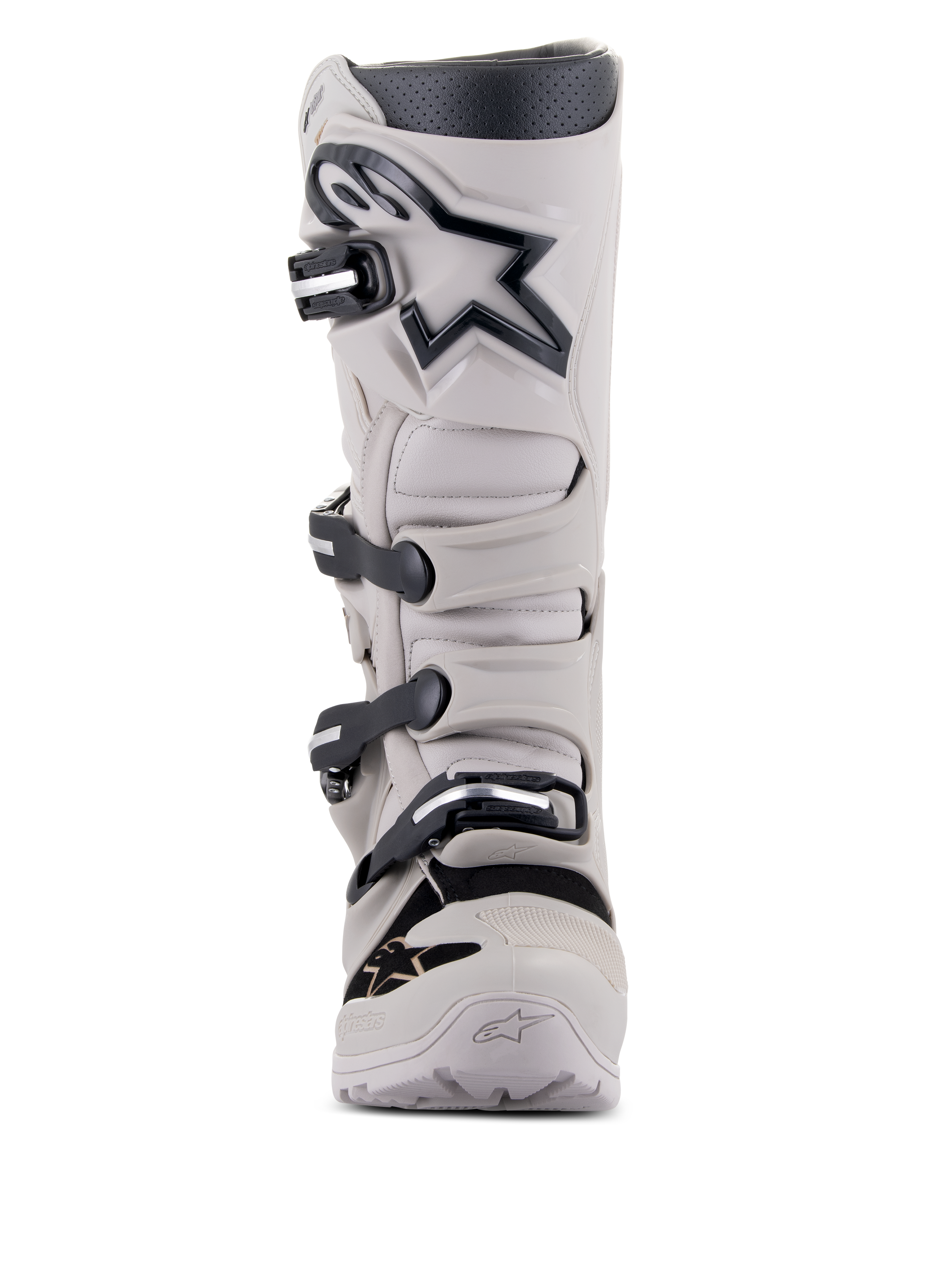 Alpinestars Tech 7 Enduro Drystar® stövlar, enduro- och terrängstövlar, Gray Sand, ljusgrå med svarta detaljer och logotyp, med ett stängningssystem med fyra spännen, förstärkt skenbensplatta och robust design för prestanda i alla väder